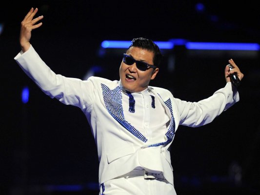 Клип Gangnam Style принес автору и YouTube $8 млн