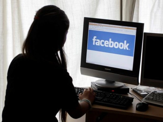 СКАНДАЛ: эксперимент Facebook на пользователях стал поводом для расследования